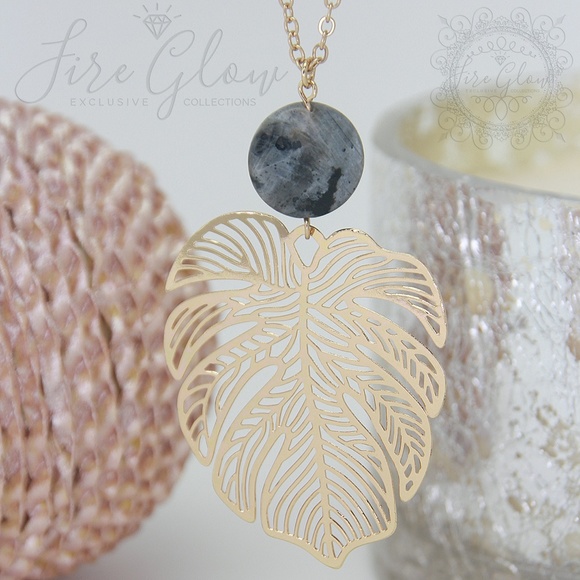 Gold Leaf Pendent / Natural Stone Long Necklace - Picture 9 of 9